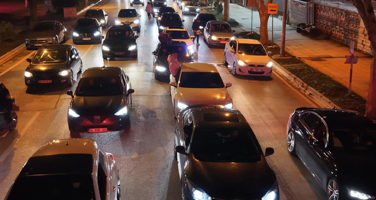 Kadıköy’de Trafikte Tehlikeli Şov: Genç Sürücüden Şaşırtan İfadeler
