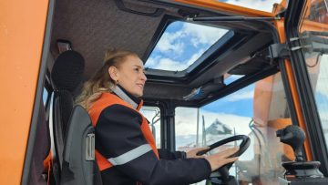 Kadın Gücüyle Karayollarında Zorlu Mücadele