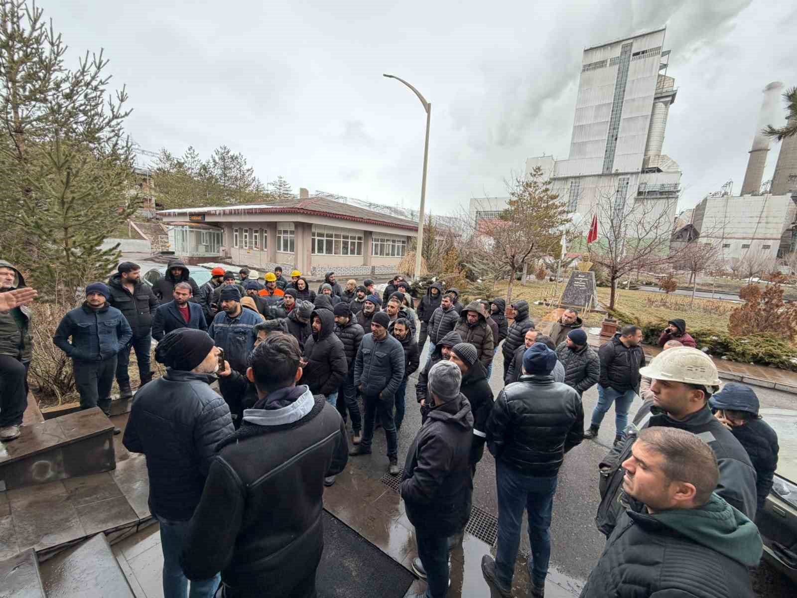 Kangal Termik Santrali’nde İşçi Maaşları Ödenmediği İçin Eylem Başlatıldı