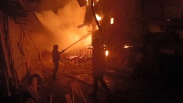 Kastamonu’da İki Ev ve Ek Binalarda Büyük Yangın