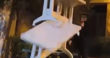 Küçükçekmece’de Cami Bahçesinde Vandalizm: Çocuklar Masalara Zarar Verdi