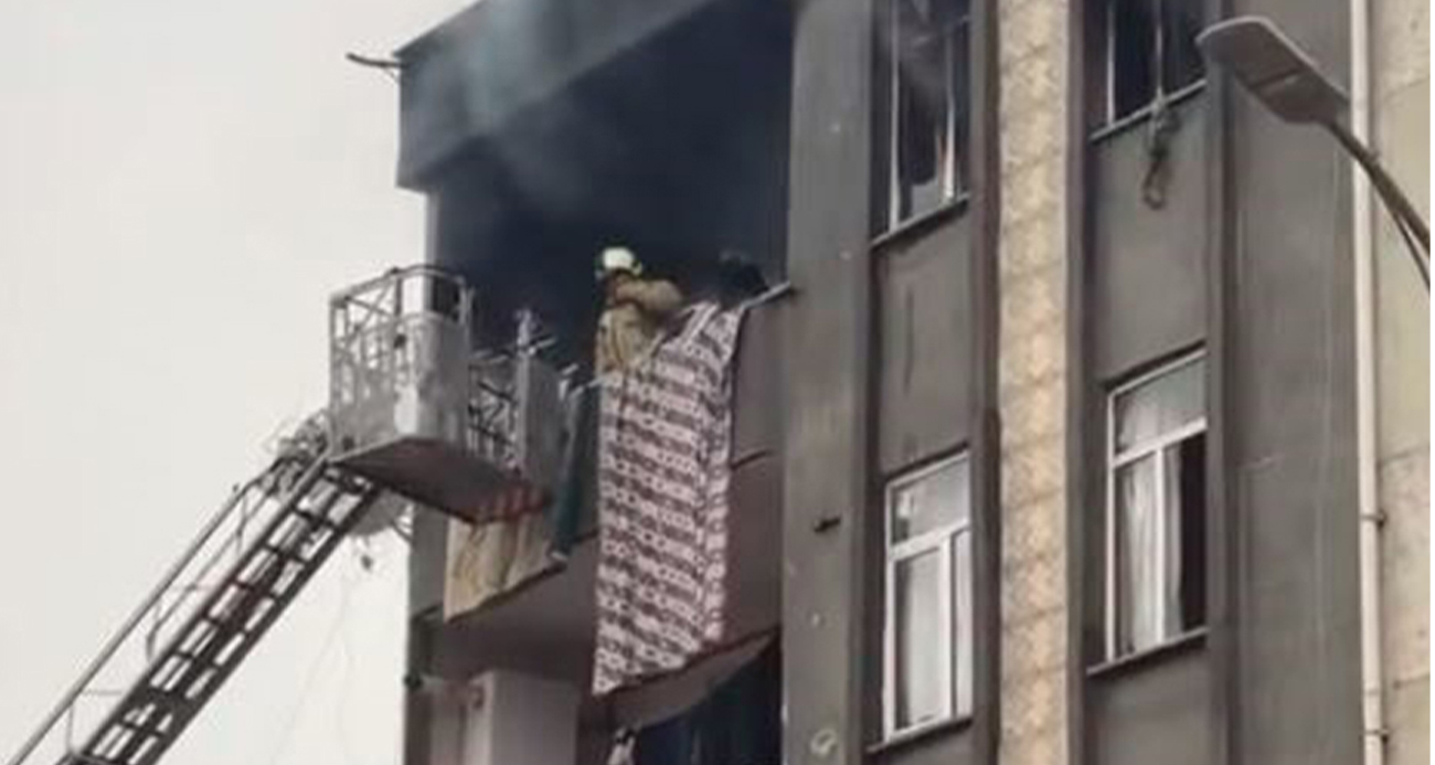Küçükçekmece’de Yükselen Alevler Büyük Panik Yarattı