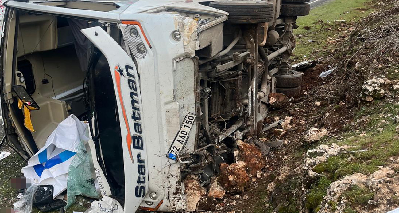 Mardin’de Kontrolden Çıkan Otobüs Devrildi: 24 Yaralı