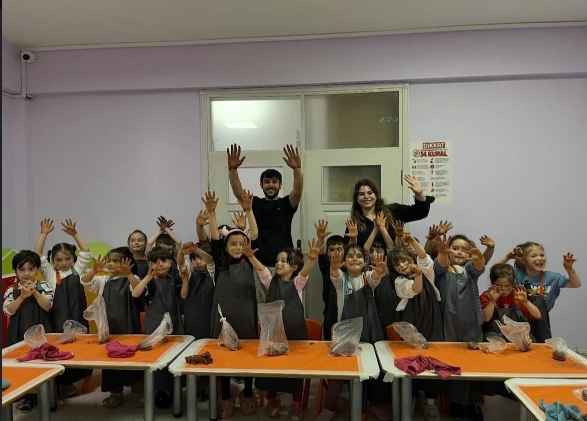 Minik Ellerden Büyük İşler: Anaokulu Öğrencileri Çömlek Yapıyor