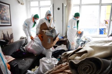 Osmangazi Belediyesi, Çöp Dolu Evi Temizledi: 4 Kamyon Atık Çıkarıldı