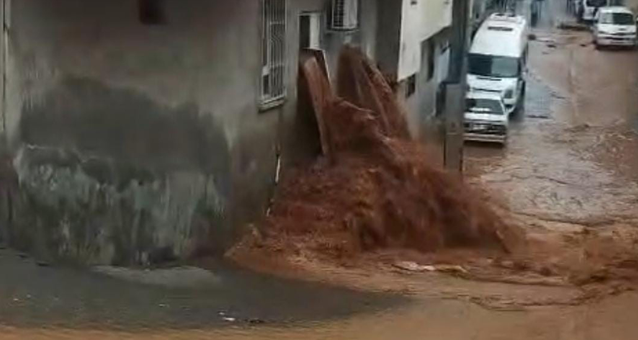 Şanlıurfa’da Şiddetli Sağanak Yağışlar Sel Felaketine Dönüştü
