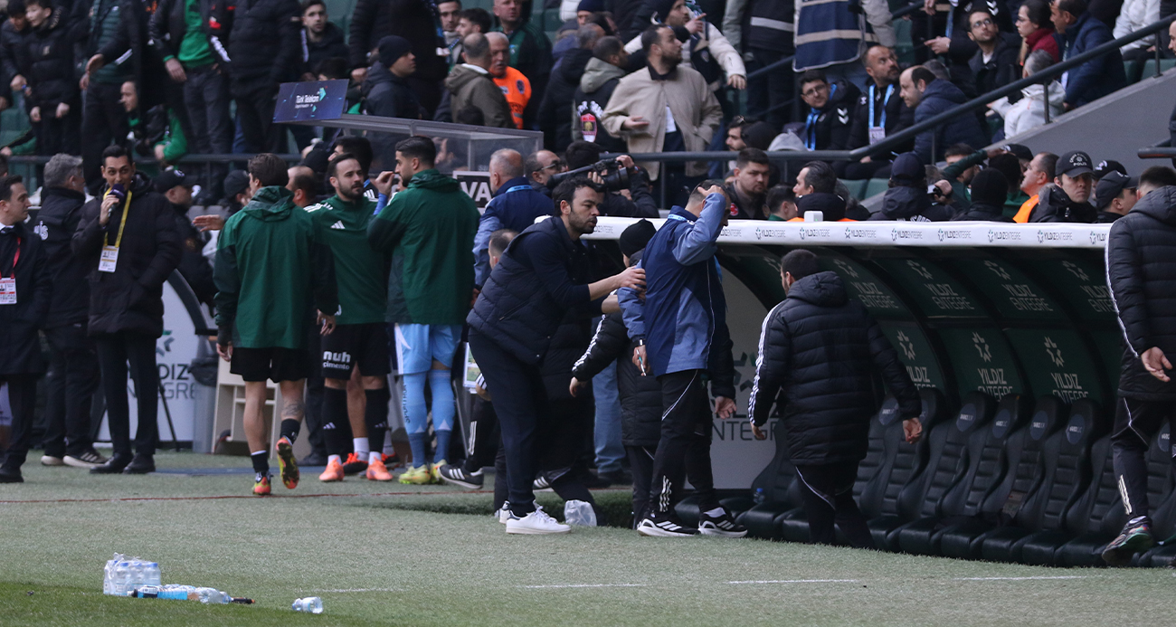 Selçuk İnan’dan Dikkat Çekici Protesto: Kocaelispor Teknik Direktörü Sahayı Terk Etti