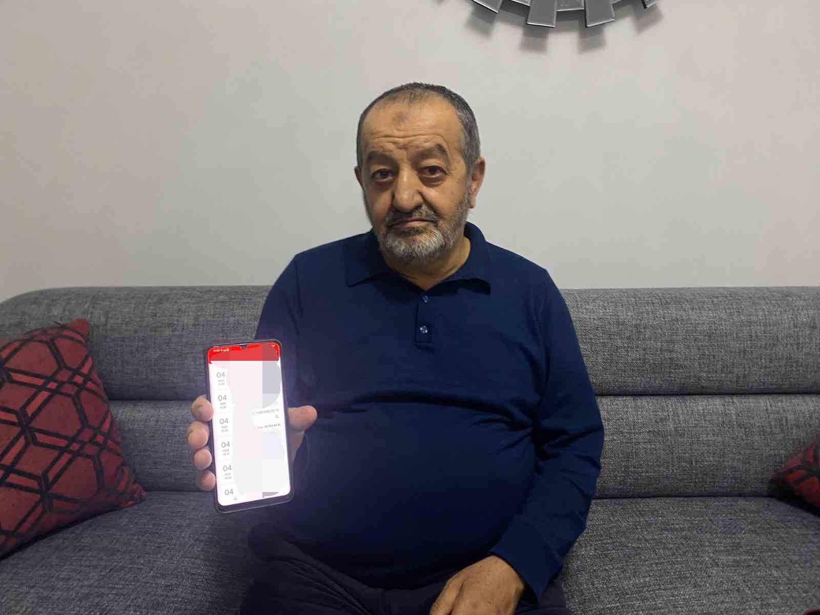 Sivaslı Emekli Vatandaş Yanlışlıkla Gelen Parayı İade Etti