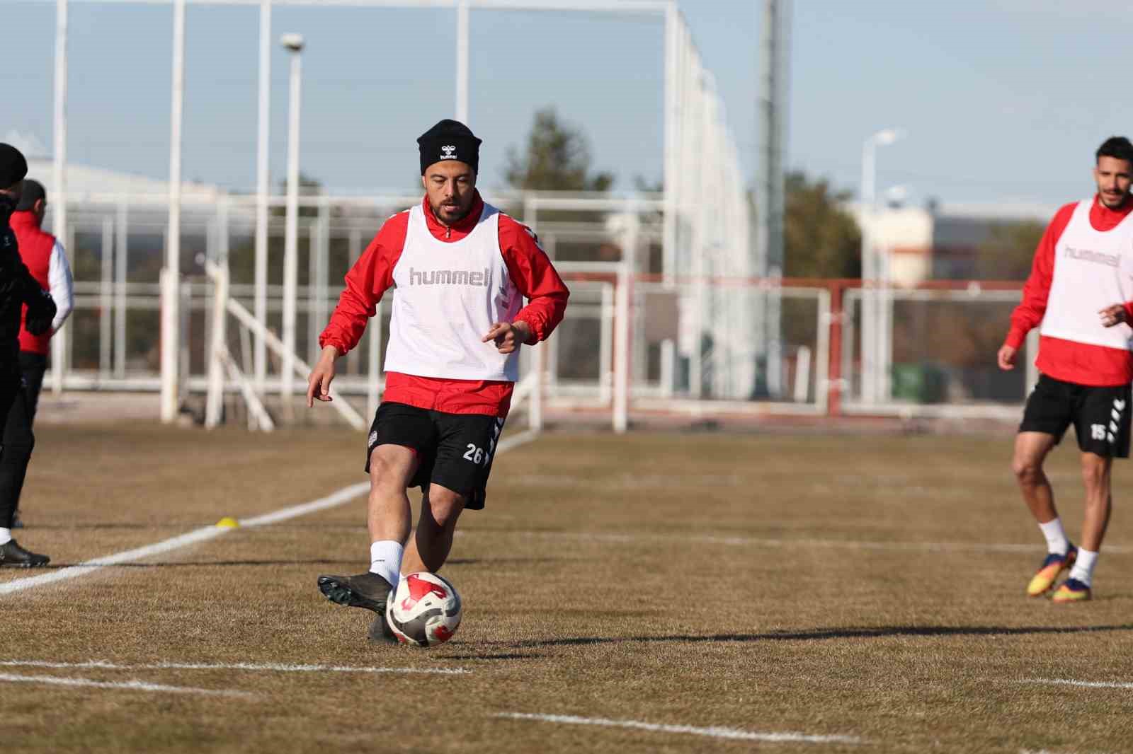 Sivasspor, Ümraniyespor Maçı İçin Kolları Sıvadı