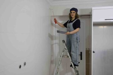 Sivas’ta Bir Kadın Boyacı, 400 Ev Boyayarak Meslektaşlarına Meydan Okudu