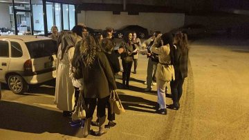 Sivas’ta Doktora Sıradışı Veda: Şaka ve Müzikle Uğurlandı