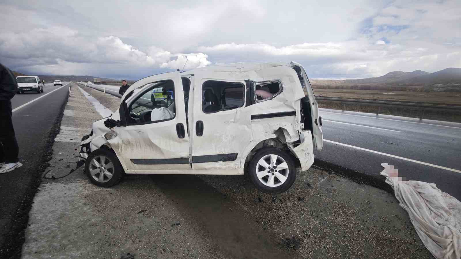 Sivas’ta Emniyet Kemeri Takmayan Sürücü Ağır Yaralandı