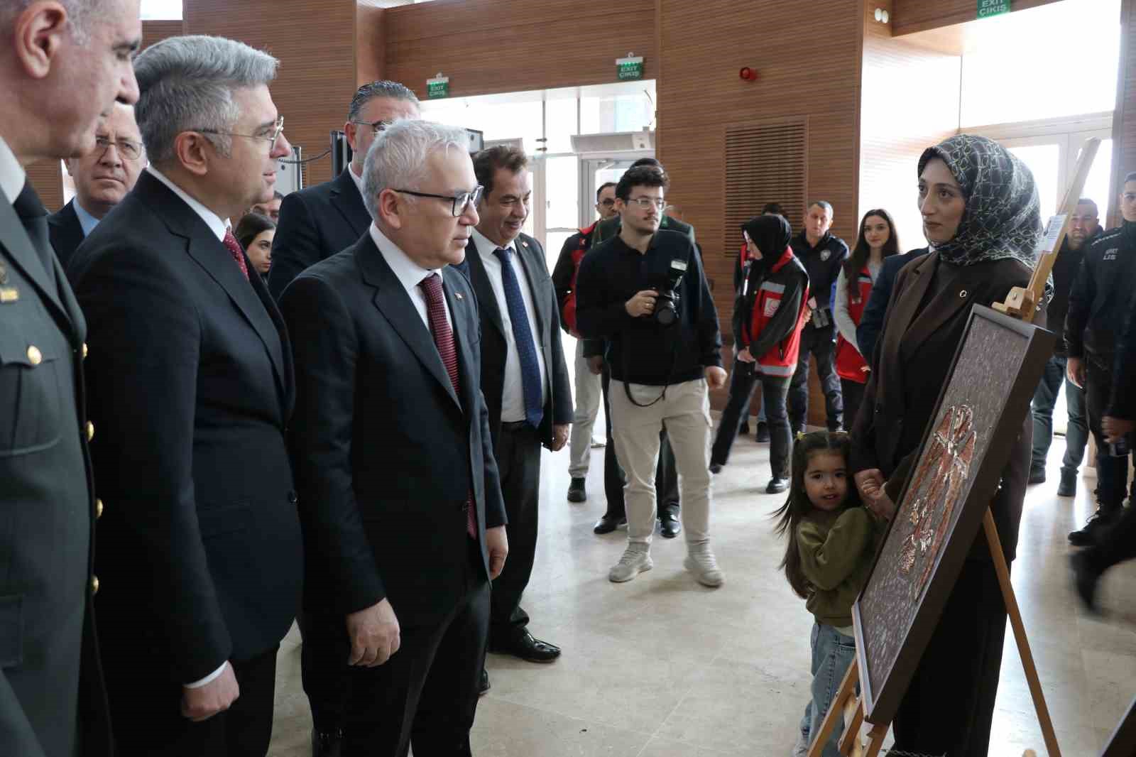 Sivas’ta Şehit ve Gazi Yakınlarının El Emeği Eserleri Sergilendi