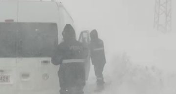 Yüksekova’da Yoğun Kar ve Tipi Altında Mahsur Kalan Vatandaşlar Kurtarıldı