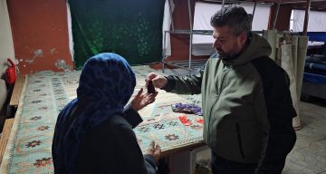 Zonguldak’ta Örnek Davranış: Yıkadığı Halının Arasından Çıkan Altınları Sahibine İade Etti