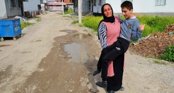 Adana’da Belediye Hizmetleri Yüzünden Mağdur Olan Vatandaşlar Eylem Yaptı