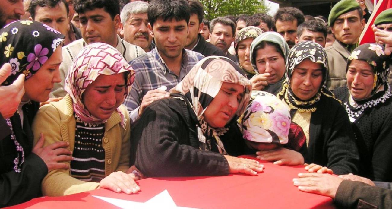 Adana’da şehit annesinin dramı: “Can verdim, evimde oturamıyorum”