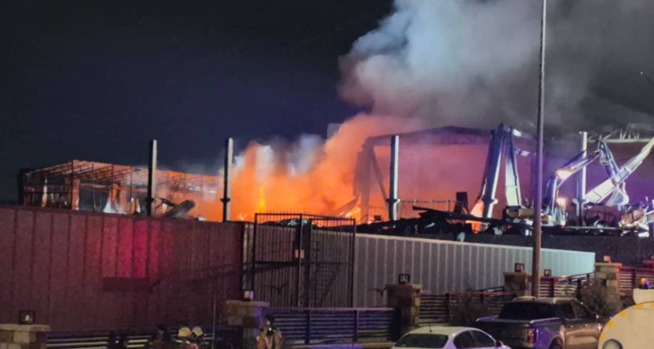 Ankara’da bir ilaç fabrikası çıkan yangın sonrası kullanılamaz hale geldi