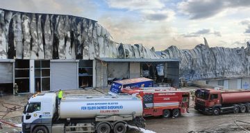 Ankara’daki mobilya deposu yangını kontrol altına alındı