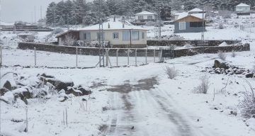 Ankara’ya nisan ayında kar yağdı