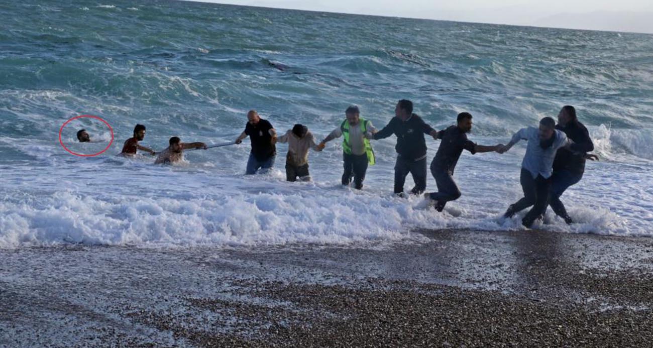 Antalya Konyaaltı Sahili’nde Trajik Boğulma Vakası: Bir Genç Hayatını Kaybetti