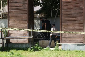 Antalya’da Reklam Panosundan Çıkan Ceset Şoke Etti