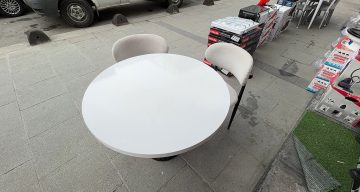 Arnavutköy’de Mobilya Mağazasından Sandalye Hırsızlığı