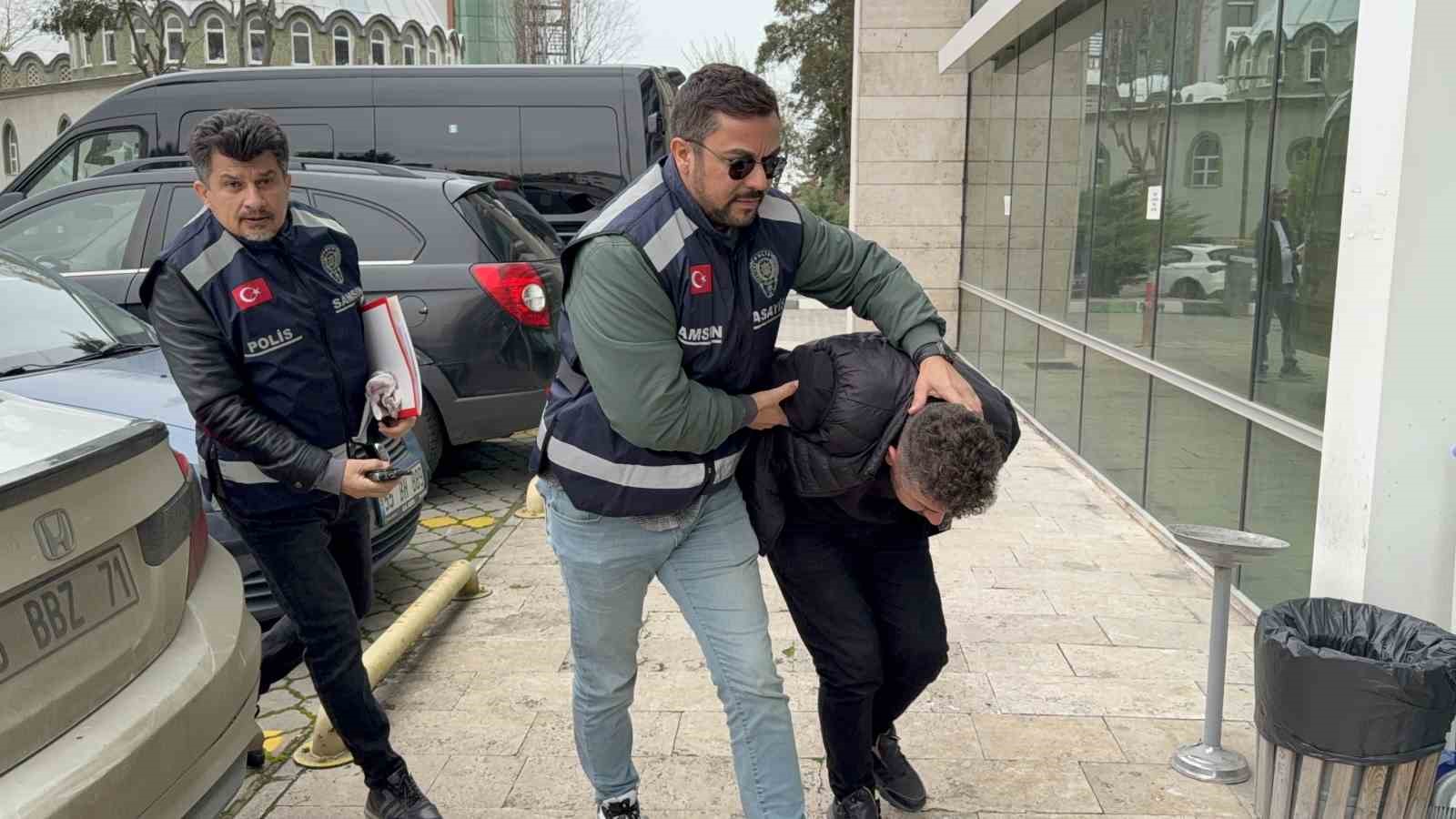 “Bakar mısın” tuzağı: Zinciri kapıp kaçtı, kameraya yakalandı