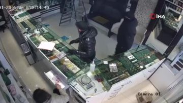 Başakşehir’de Kuyumcu Soygunu Girişimi: İşletme Sahibinin Müdahalesiyle Engellendi