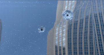 Beşiktaş’ta kurşun yağmurunda kalan servis araçları görüntülendi