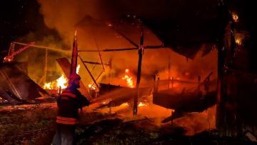 Bolu’da Yıldırım İsabet Eden Samanlık ve Traktör Kül Oldu