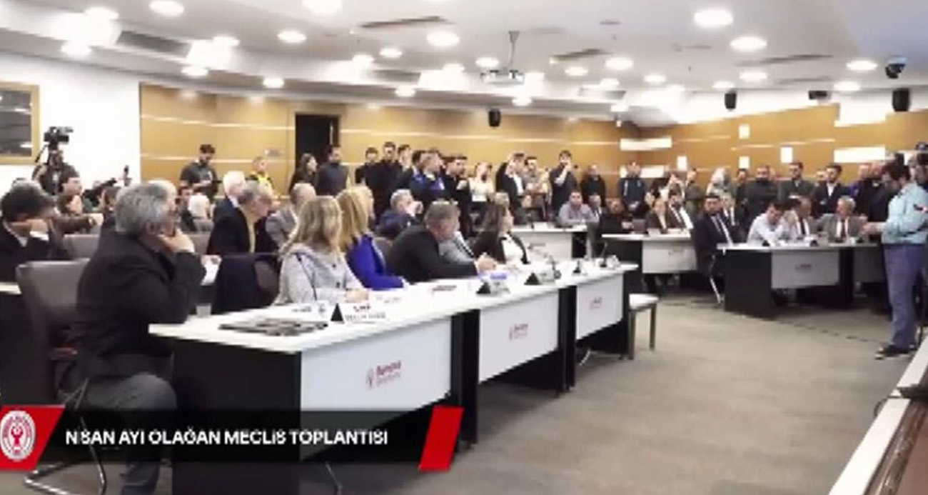 Bornova Belediye Meclisi’nde Gergin Anlar: ‘Sevgili Kontenjanı’ İddiaları Tartışma Yarattı