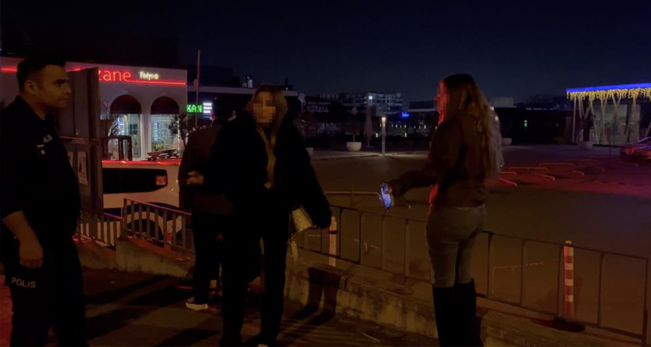 Bursa’da Alkollü Genç Kızlar Yol Kenarında Sürücüye Saldırdı