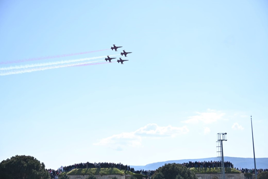 Çanakkale’de ‘Türk Yıldızları’ Gökyüzünü Renklendirdi