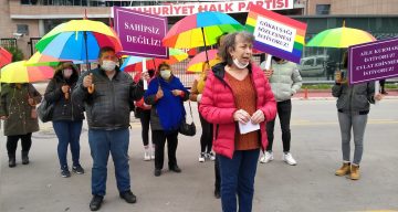 CHP’nin 2015 yılında LGBT’liler için verdiği kanun teklifi sosyal medyada gündem oldu