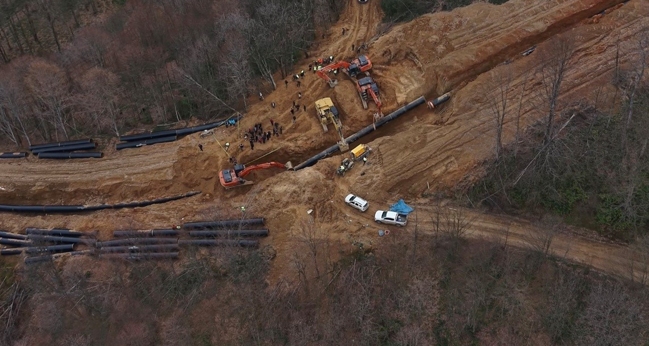 Düzce Akçakoca’da Doğalgaz Çalışması Sırasında Meydana Gelen Heyelan Faciası: Bir İşçi Hayatını Kaybetti, Bir İşçi Yaralandı