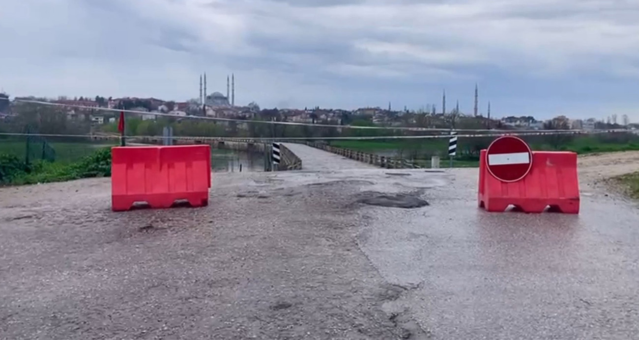 Edirne’de Tunca Nehri’nin Taşması Sonucu Saraçhane Köprüsü Ulaşıma Kapatıldı