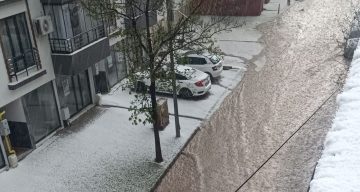 Elazığ’da dolu etkili oldu