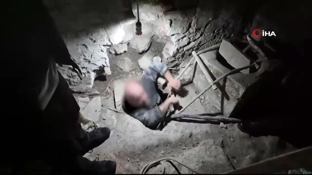 Fatih’te Tarihi Saha Kaçak Kazı Operasyonu: 3 Gözaltı