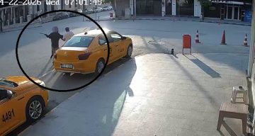 Hatay’da Satırlı Saldırgan Dehşeti Kameralara Yansıdı