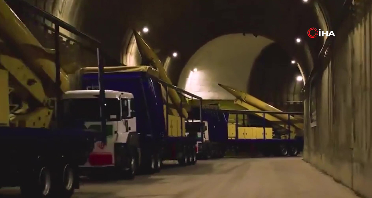 İran Devrim Muhafızları’ndan Gövde Gösterisi: Füze ve İHA Stoklarını Yeniliyor