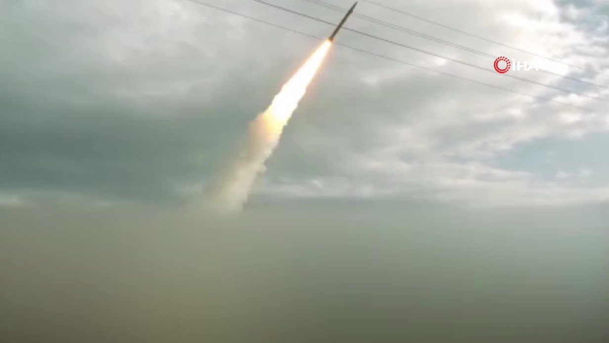 İran’dan ABD ve İsrail Tesislerine Misilleme Saldırıları