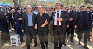 Kahraman Öğretmen Ayla Kara Son Yolculuğuna Uğurlandı