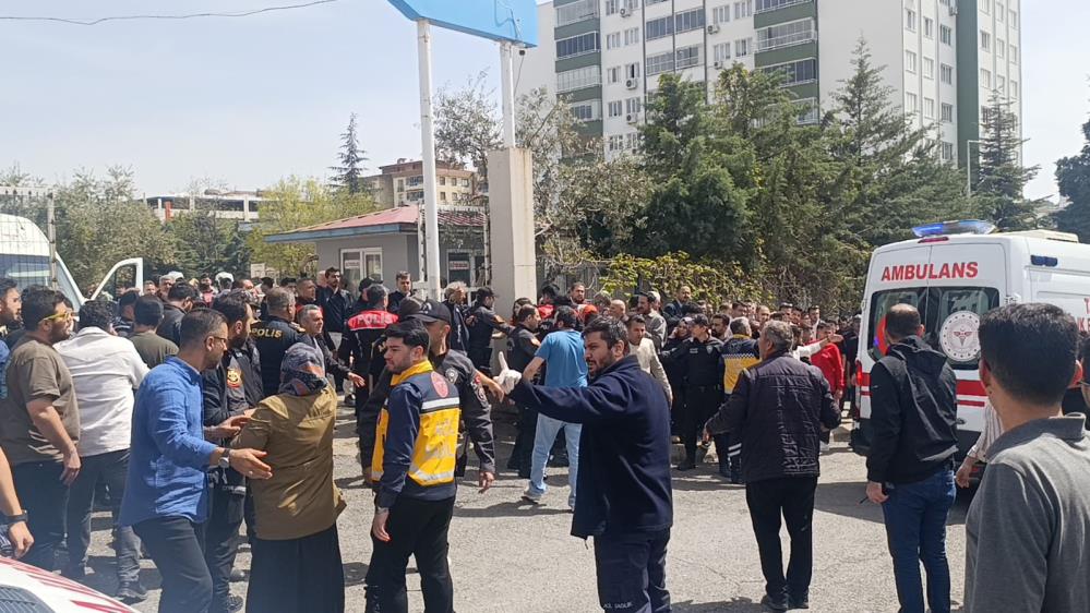 Kahramanmaraş’ta Okulda Trajik Silahlı Saldırı: Öğretmen Dahil 4 Kişi Öldü, 20 Kişi Yaralandı