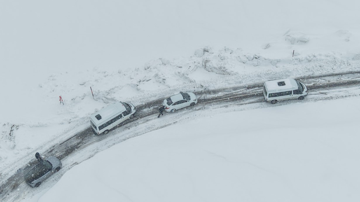 Muş’ta Kar Yağışı ve Tipiden Kaynaklanan Ulaşım Zorlukları Aşıldı