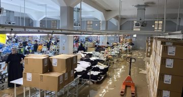 Şanlıurfa’da sağanak yağış fabrikayı göle çevirdi