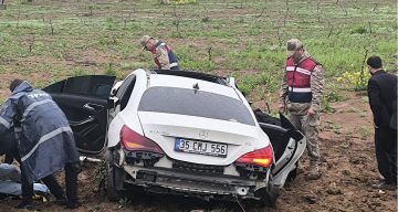 Siirt’te otomobil ile kamyonet çarpıştı: 2 ölü, 3 ağır yaralı