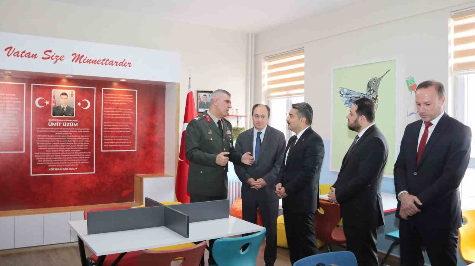 Sivaslı şehidin adı kütüphanede yaşatılacak