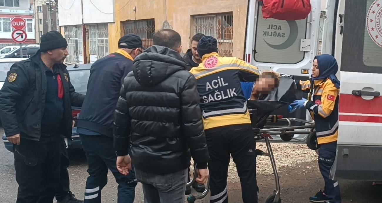 Sivas’ta Dehşet: Boşanma Sürecindeki Eşini Dört Yerinden Bıçaklayarak Eve Kilitleyen Adam Aranıyor