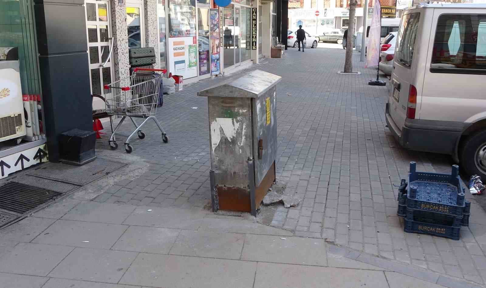 Sivas’ta Genç Sinirini Elektrik Panosundan Çıkardı